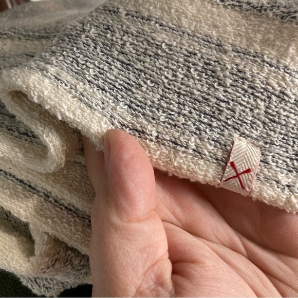 Vineyard Crew Terry pullover size small - Picture 6 of 7